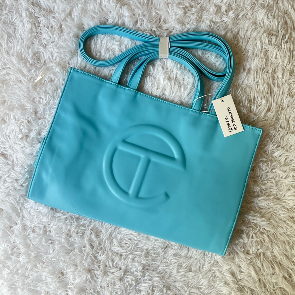 ✰ medium telfar ✰